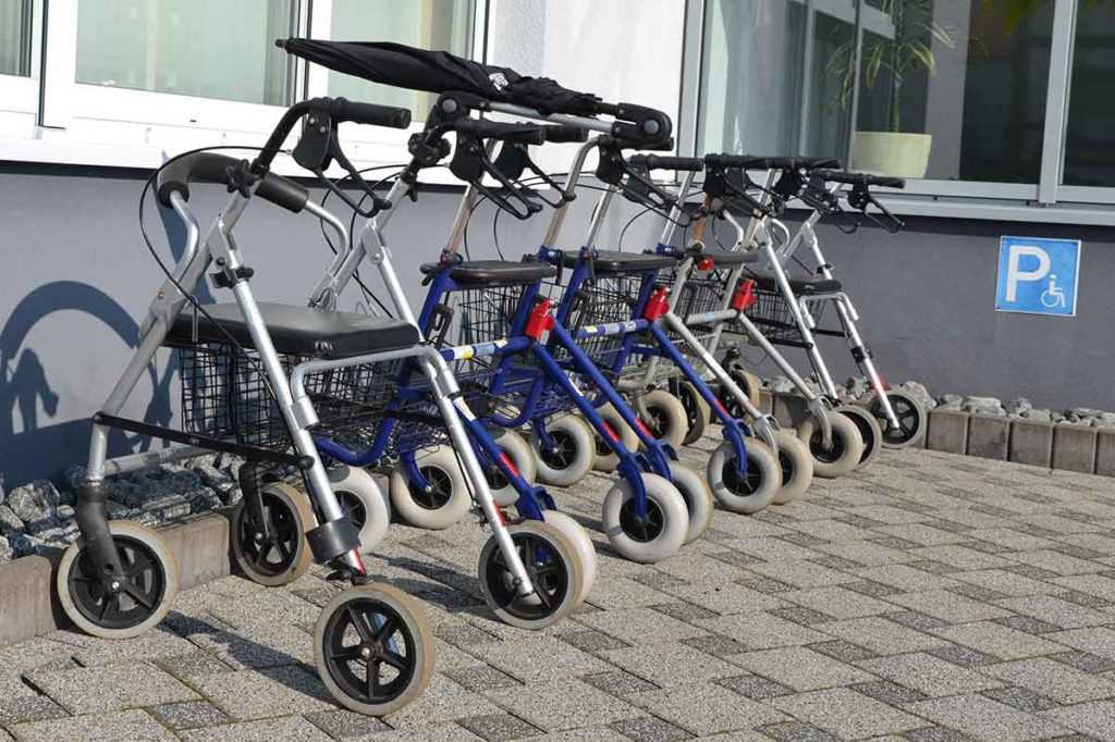 Rollator die Gehhilfe Antenpflege Krankenpflege