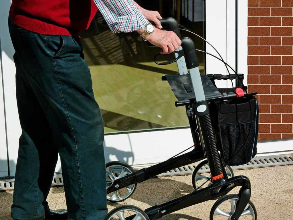 Rollator die Gehhilfe Antenpflege Krankenpflege