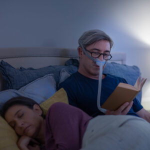 ResMed Airfit N30 Nasenmaske, Maskenset mit Standard Ausatemventil, inkl. Maskenwulst S + M, inkl. Kopfband (#1117068)